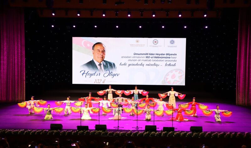 İstedadlar səhnədə: Yaradıcılıq festivalının möhtəşəm konserti baş tutub