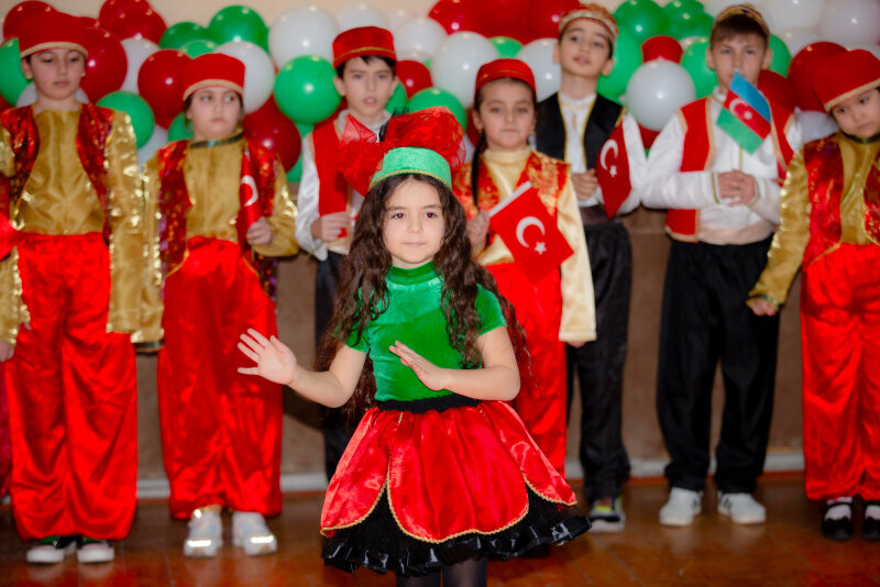Ölkələri tanıyaq və tanıdaq" mövzusunda tədbirlər baş tutub